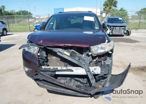 2013 Toyota Highlander Se V6 z USA, uszkodzony, nr VIN 5TDBK3EH7DS220712